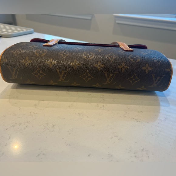 Authentic Louis Vuitton Sonatine in Monogram - Picture 3 of 9